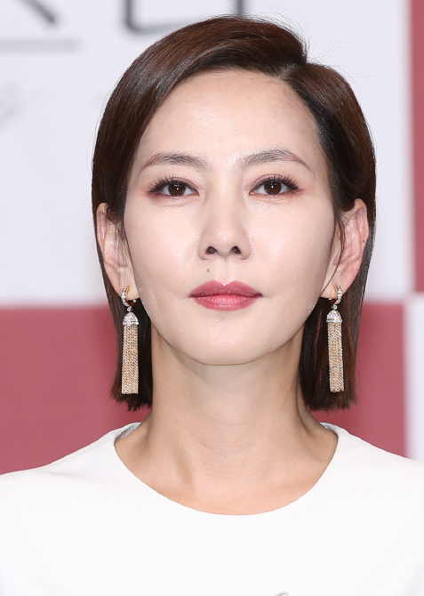 신비주의 여왕 <b>김남주</b>, <b>데뷔</b> 31년 만에 드디어 <b>유튜브</b> 진출!