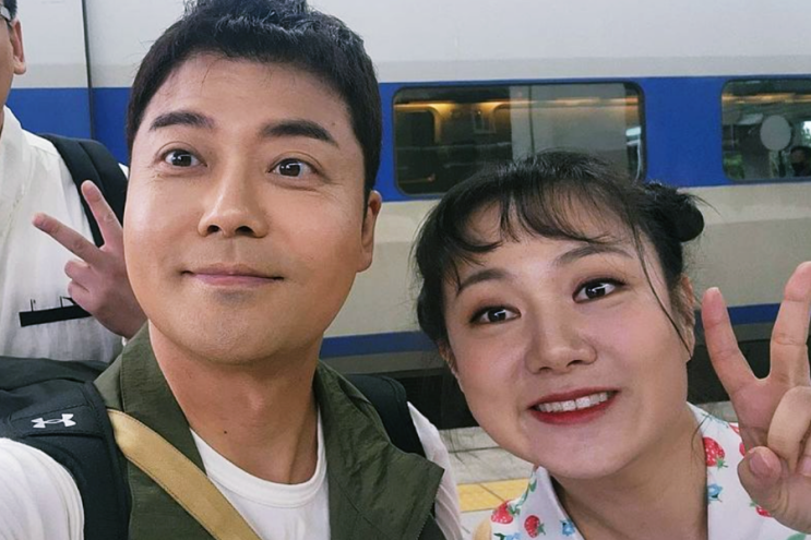 전현무, '보아 취중 라이브' 박나래에게 사과...사과문 정석이라며 온라인서 호평 전현무, '보아 취중 라이브' 박나래에게 사과...사과문 정석이라며 온라인서 호평