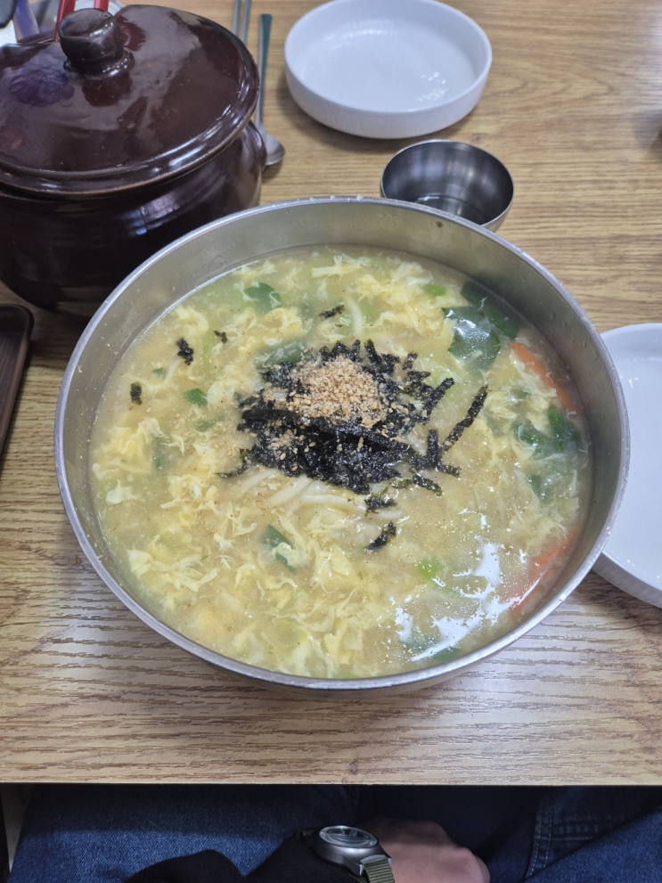  [성동구 성수동] 명국수 (합석도 마다않는 단골들이 대거 포진한 계란칼국수)