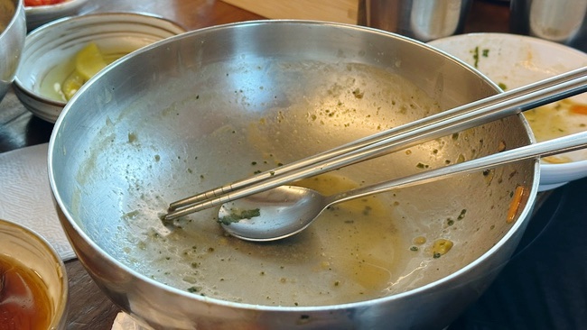  제주 동부 오름나그네 - 재료 소진 시 마감되는 보말칼국수 맛집