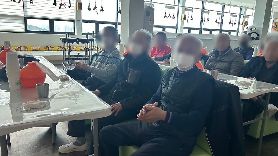 보령시재활운동주간보호센터 건강한 어르신들을 위한 금빛사랑주야간보호센터