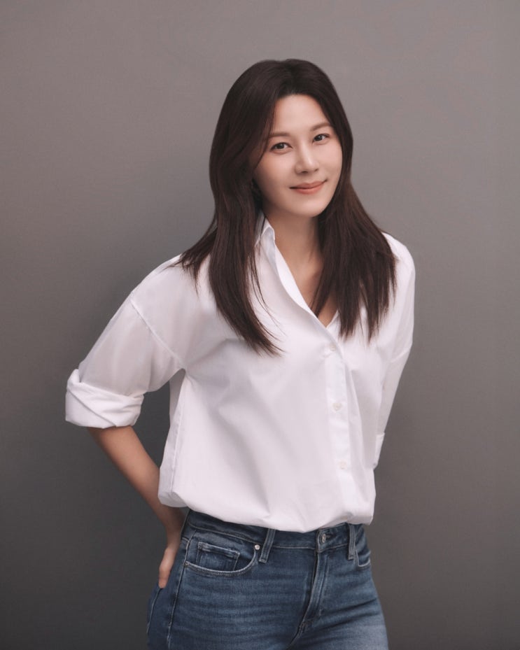 <b>김하늘</b>, <b>빌리언스</b>와 <b>전속계약</b> 체결+새 프로필 공개