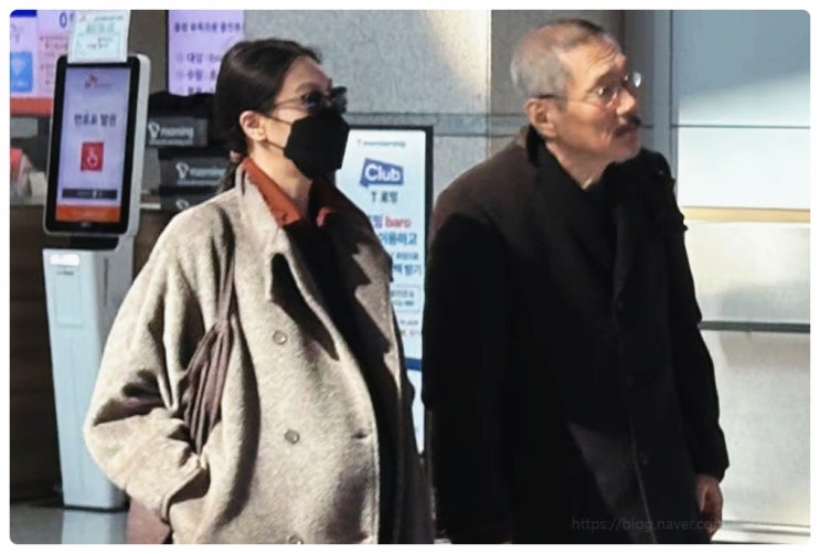  김민희 근황 아들 득남 출산 소식 홍상수 혼인 관계 정리 안됐는데?