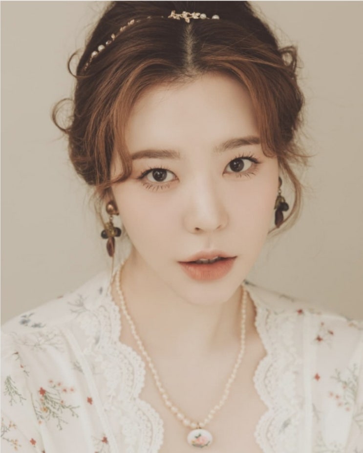 <b>써니</b>, SM 떠나 <b>이수만</b>과 함께?,연습생 <b>프로듀싱</b> 중