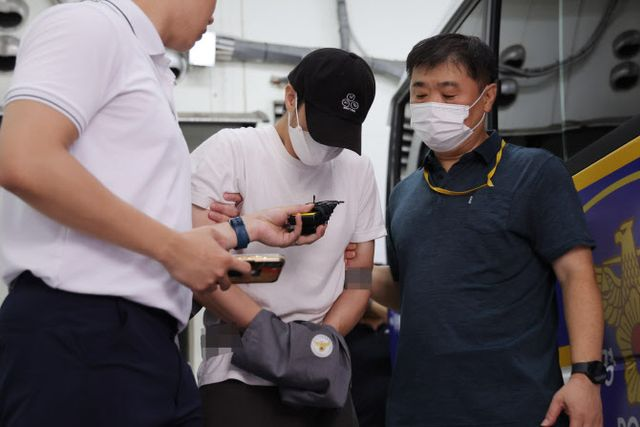  매트에 아동 거꾸로 넣어 학대 살해…태권도 관장, 징역 30년