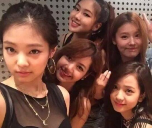요즘 폼 오른 블랙핑크 데뷔조 출신 여돌