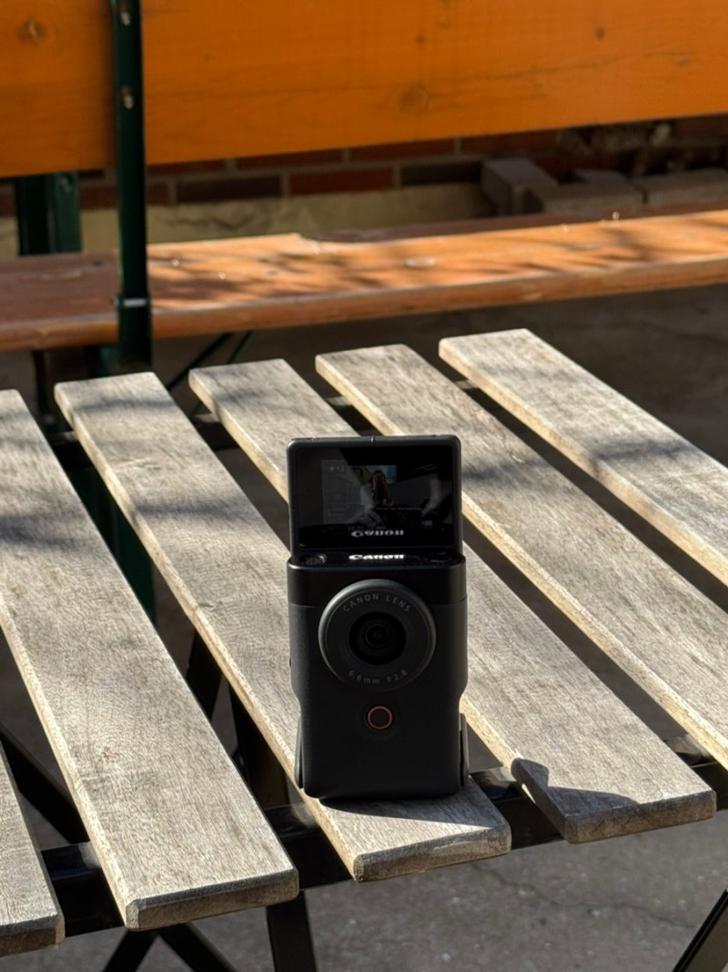 캐논 PowerShot V10 브이로그 카메라 끝판왕?