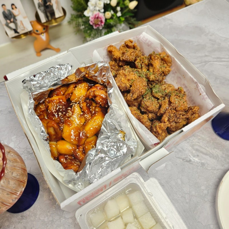 꾸브라꼬숯불두마리치킨 매탄점 | 취향존중 두마리 세트 | 양념꾸브 | 170도 마늘간장 | 내돈....