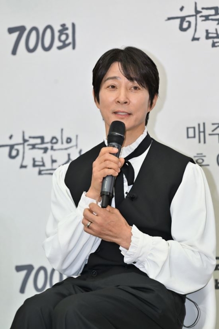 최불암 뒷모습 따라 <b>한국인의 밥상 최수종</b>과 함께 새 여정