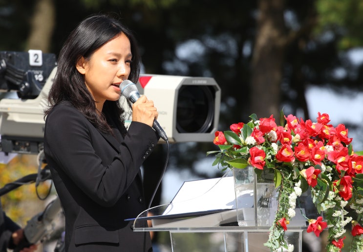 “다시 태어나도 당신에게”…<b>이효리</b>  <b>이상순</b> 부부의 깊어진... 