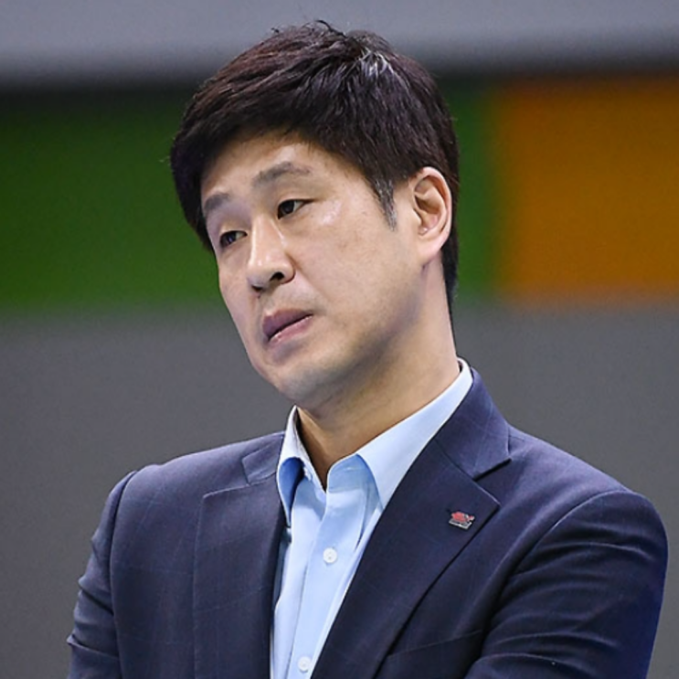 김종민 도로공사 감독, 같은 팀 코치로부터 폭행 혐의 피소!! 무슨 일이 있었던 걸까??(김종민 피소, 박종익 수석코치, 니콜로바, 폭언과 목졸림, 정신과치료, 하극상, 전면부인)
