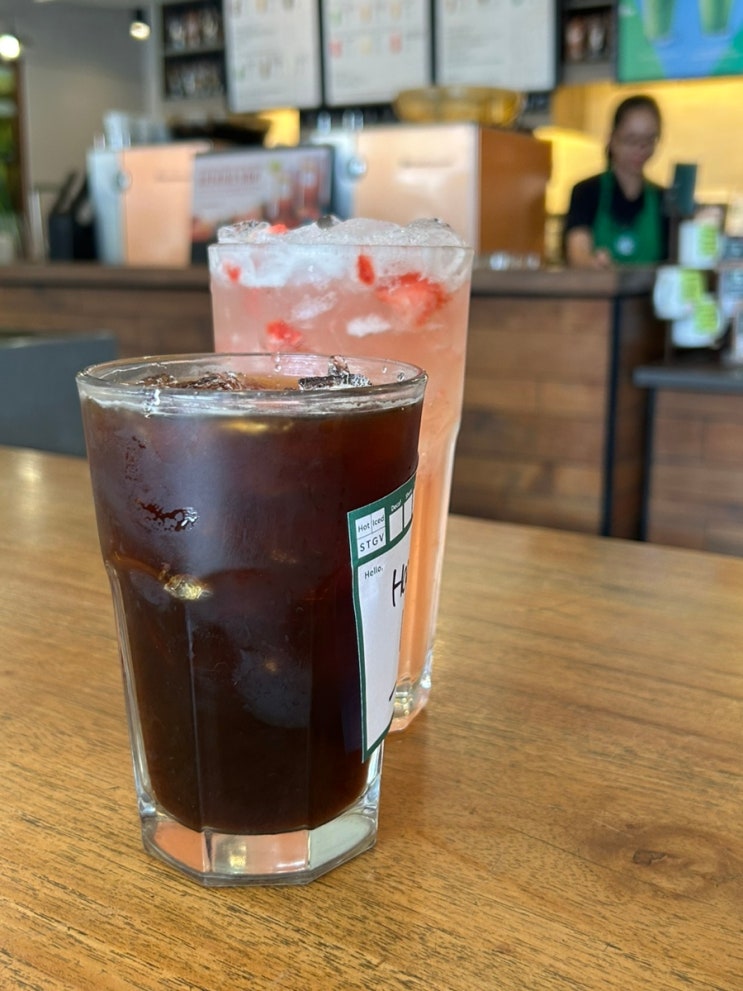 [발리 스미냑] 와이파이 무료, 에어컨도 빵빵한 스미냑 스벅 굿즈 맛집 <스타벅스 스미냑/ Starbucks Kayu Aya>