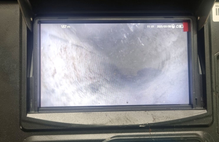 화성 부엌 싱크대 잦은 물막힘과 배관 역류 물이 주방 바닥으로 흘러넘칠 때 장기간 문제없도록 뚫기 동탄 수원