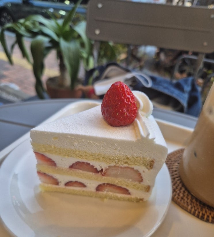  무실동 카페 딸기케이크 맛집 르미엘