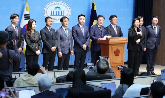<b>이재명</b> 대선 <b>경선 캠프</b> 출범 - 강훈식·박수현 중용, 충청권 인사... 