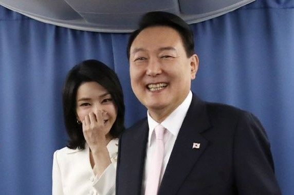  김건희 '갑질' 제보 줄 잇나?…"김건희, 軍기갑차 타고 '관저 드라이브'"