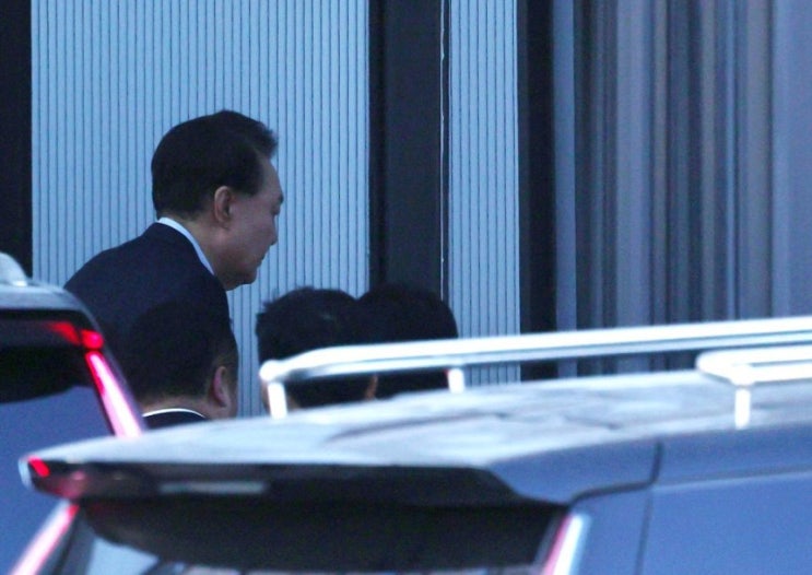 따라 법원은 <b>윤석열</b> 전 대통령의 형사재판시 <b>지하 주차장</b>이용 허락