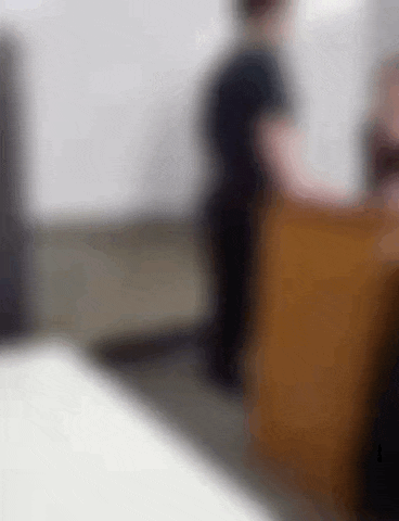 목동 고3 남학생이 핸드폰 쥔 손으로 여교사 폭행...수업 중 게임하지 말라 했다고 목동 고3 남학생이 핸드폰 쥔 손으로 여교사 폭행...수업 중 게임하지 말라 했다고