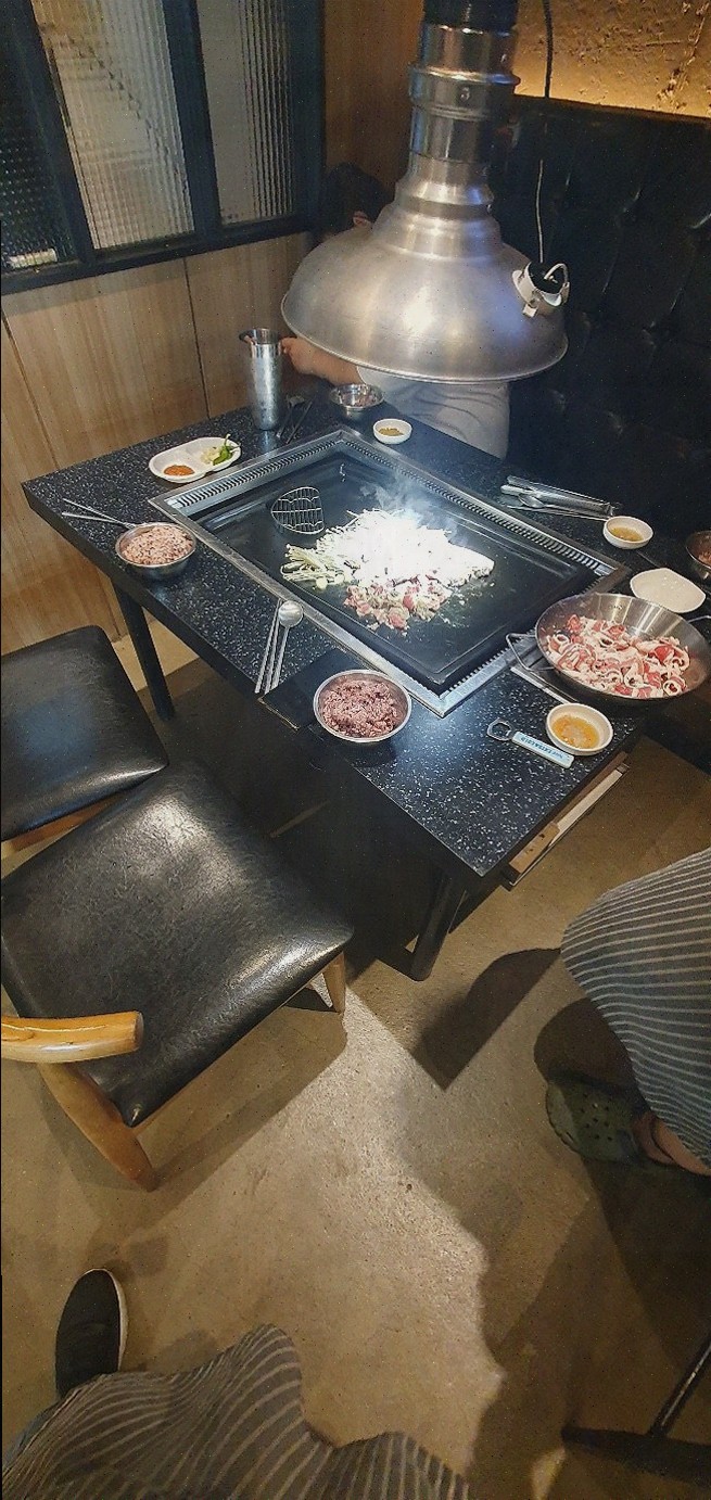  배꼽숙성삼겹살과막창, 방촌동 막창 맛집에서의 즐거운 저녁