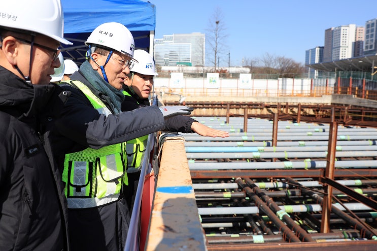 신안산선 터널 공사 5-2공구 현장 붕괴, 1명 고립 1명 실종[한국철도일보]