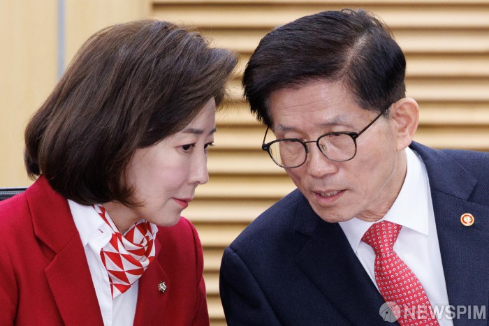 ' 대권 도전' <b>김문수</b>-<b>나경원</b>, 12일 햄버거 회동서 <b>청년</b>·노동... 