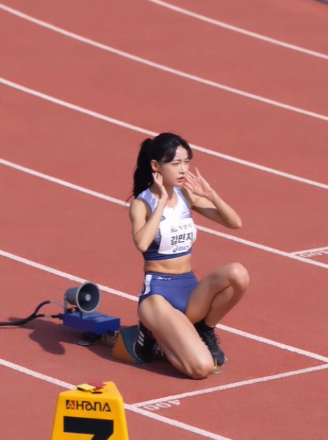  육상계 카리나 김민지의 완벽한 레깅스 핏 그 잡채