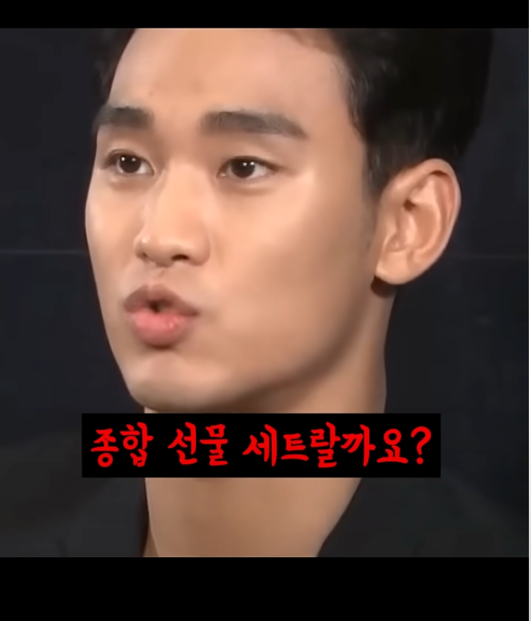 故 설리 관련 영화 '리얼' 재조명, 김수현 소속사에 해명 요구…조우진 과거 발언도 재부상