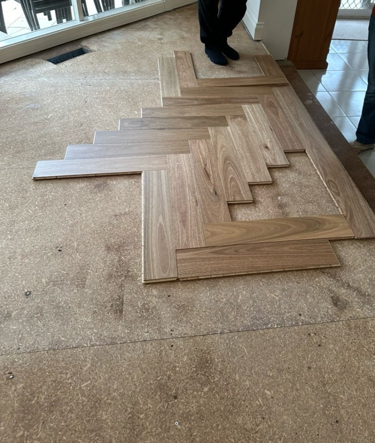  [호주편]직업군 없이 시작한 도전, 결국 Timber Flooring 데모도로