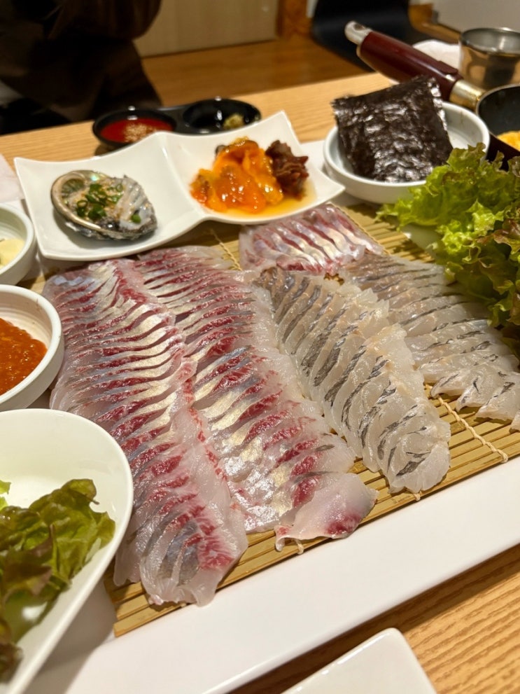  경주현지인찐맛집 고래밥본점:) 우럭, 밀치회 한상 푸짐한 횟집 