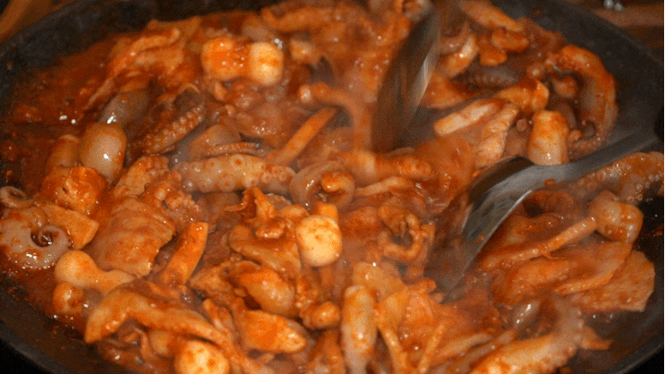  광주 전대미문의 전대후문 쭈꾸미 맛집 '쭈군' – 매콤한 한 끼!