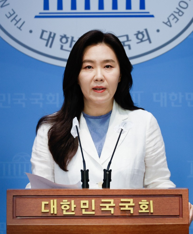 강유정 국회 의원 프로필,나이 고향 학력 종교 경력 성향 근황,이재명 대선 예비후보 경선 캠....