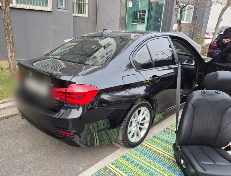  용인 출장세차 bmw3 강아지 구토 냄새제거 시트 탈거 바닥 세부 크리닝까지