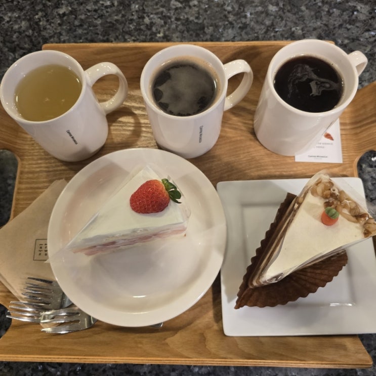 대구 만촌동 카페 커피명가 라핀카 내돈내산 솔직후기 (수제딸기케이크, 당근케이크) 대구 만촌동 카페 커피명가 라핀카 내돈내산 솔직후기 (수제딸기케이크, 당근케이크)