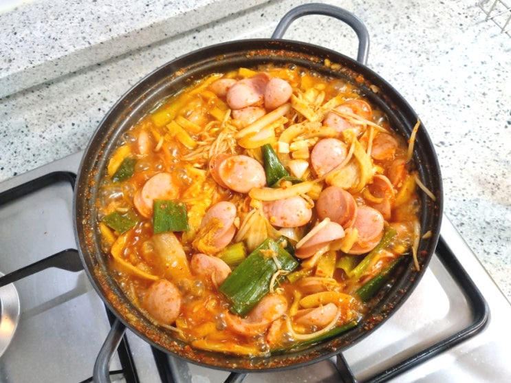  밥 도둑 잡았습니다. 부대찌개 황금레시피