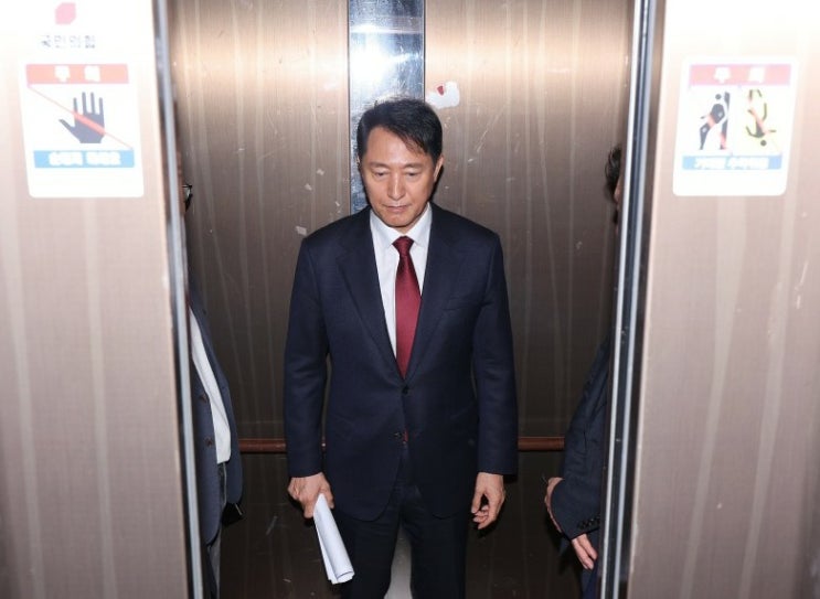 <b>오세훈</b> 서울시장, 대선 하루 앞두고 전격 불출마 선언 배경은?