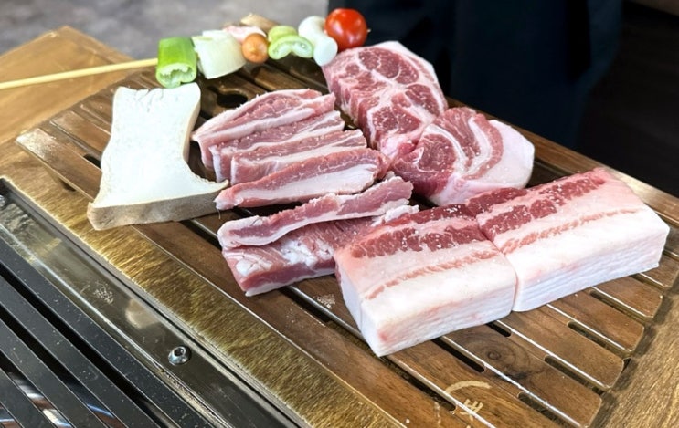  광주 화정동 고기집 직접 구워주는 숙성 고기 전문점 냇내 화정 직영점