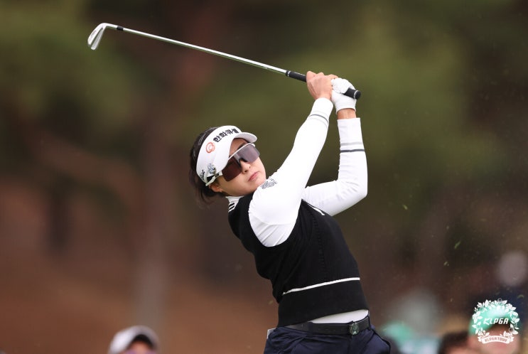 <b>김민주</b>, <b>KLPGA</b> 투어 iM금융그룹 2025서 생애 첫 <b>우승</b>