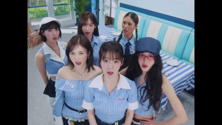 <b>오마이걸</b> 데뷔 <b>10주년</b> 기념 싱글 'Oh My'...뚝심있는 6인조의... 