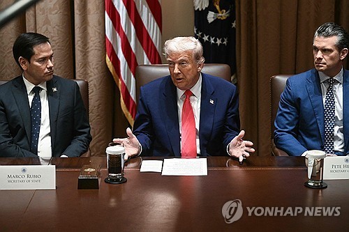 美, 상호관세서 스마트폰·컴퓨터 제외…"애플·삼성 등 혜택" 美, 상호관세서 스마트폰·컴퓨터 제외…"애플·삼성 등 혜택"
