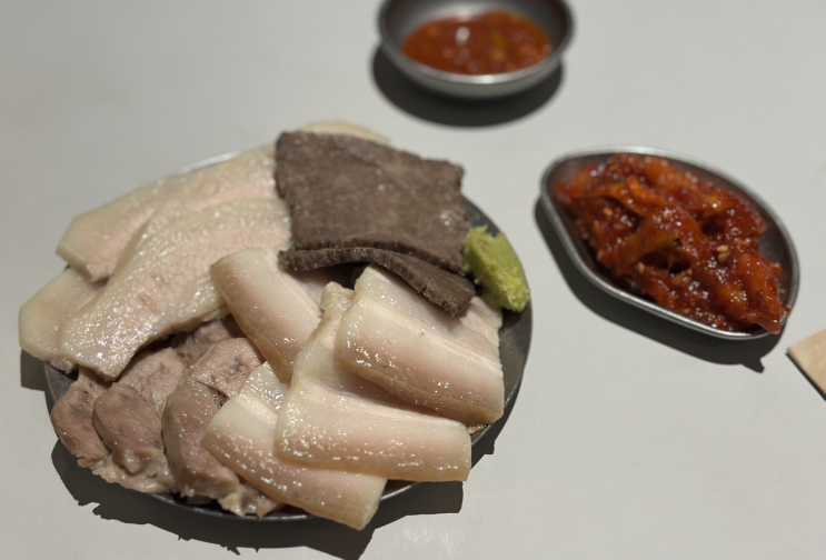  구의동 평양냉면 맛집 모둠제육도, 들기름냉면도 완벽했다 | 진구정