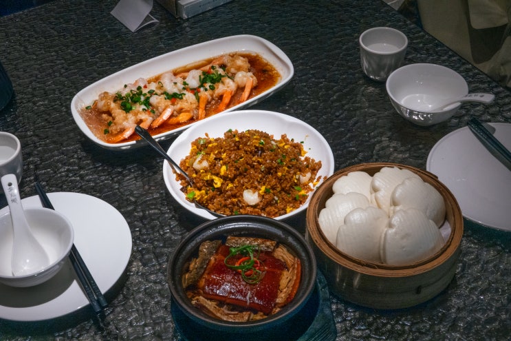  [250404-250406] 중국 상하이 2박 3일 여행 둘째날 ① luckin coffee 루이싱커피, 쉬자후이 공원에서 꽃구경, 와이포지아 메뉴추천(홍소육, 새우당면)