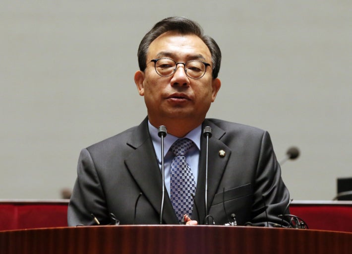 전 새누리당 대표 이정현 프로필 나이 고향 학력 경력 "대선 출마 선언 철회"