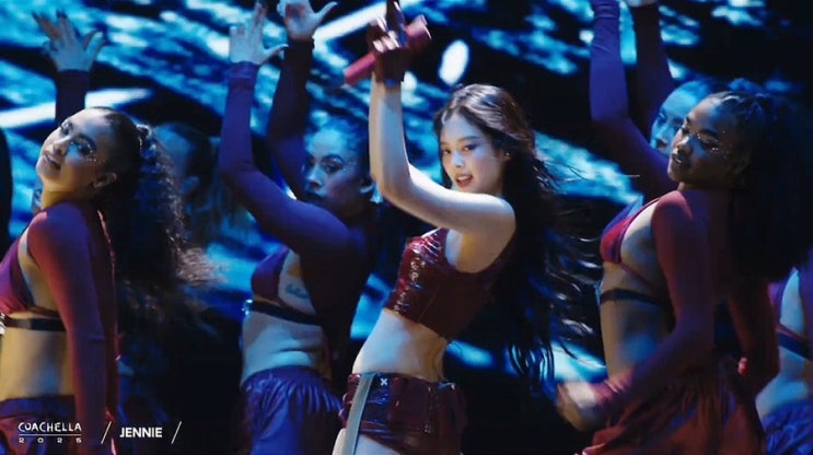 <b>제니 코첼라 무대</b>, 의상까지 레전드였다