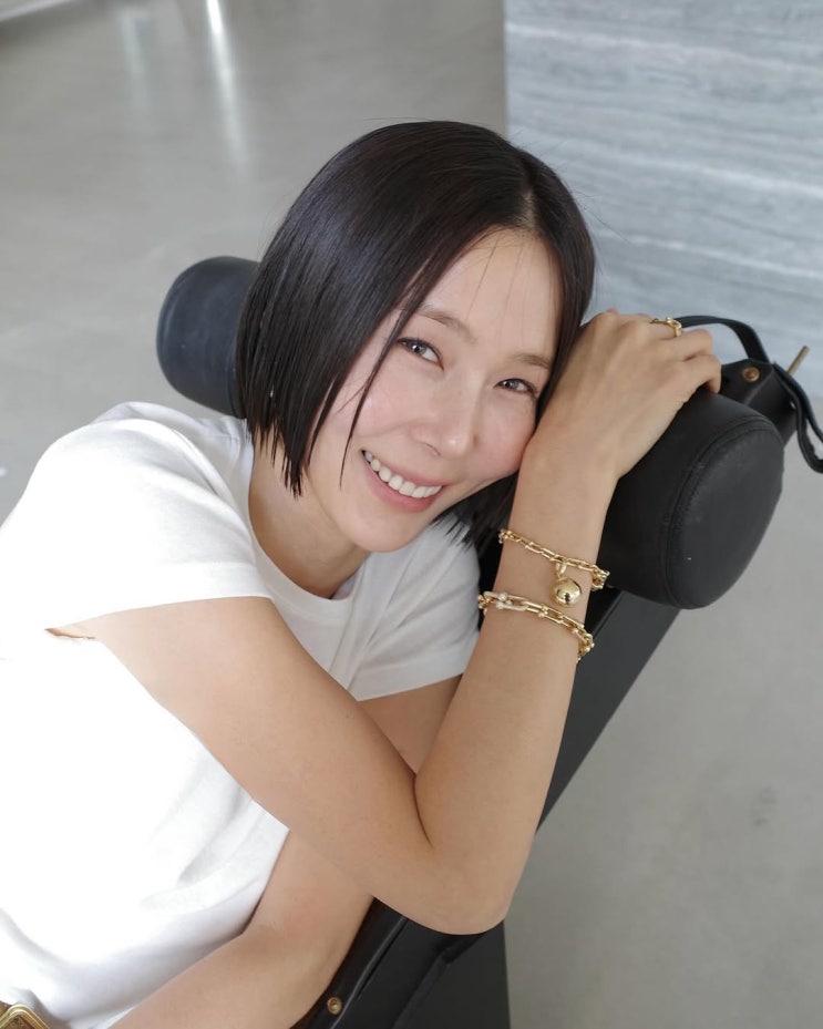  김나영 따라 사고 싶다! 여성 명품 브랜드 티파니앤코 하드웨어 링크 팔찌 화제