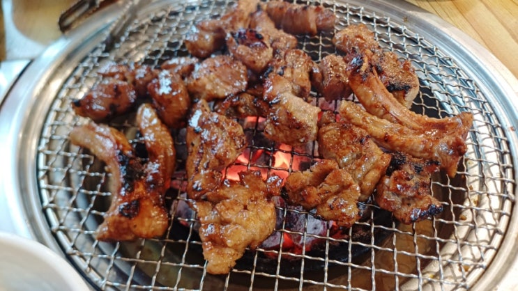  수원 돼지갈비 맛집 이목동 한우마을 정육식당 생일상 선물까지 받은 맛있는 외식 후기
