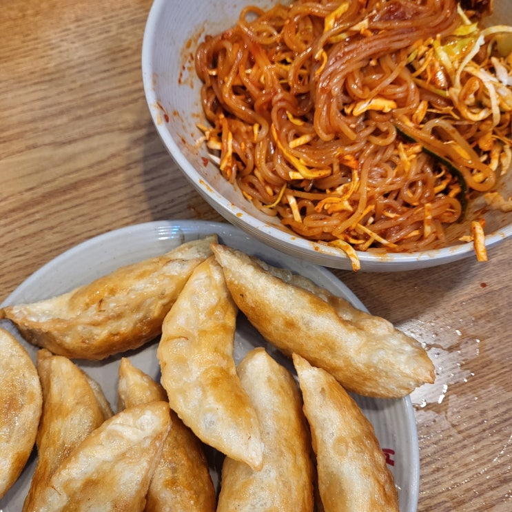  [내돈내산]'보영만두 아주대점' 점심식사로 쫄면에 군만두하기 좋은 만두집.