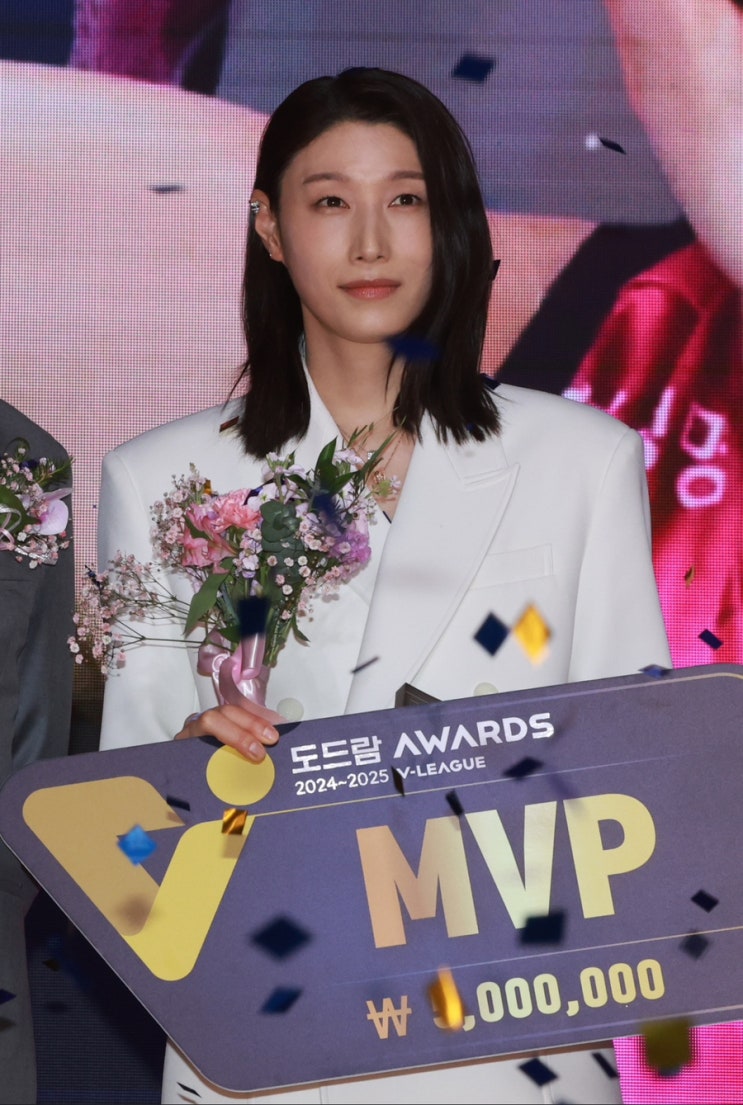 <b>김연경</b> MVP <b>은퇴</b> 했는데 계속 <b>흥국생명</b> 출근?