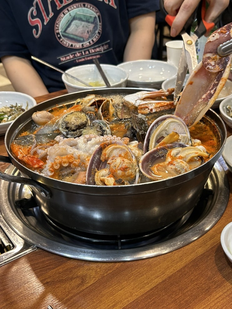  수원 신선한 해물이 가득한 찐 해물탕 맛집 ‘북문해물탕 고색점‘