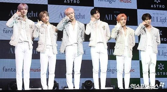 아스트로, '탈퇴' 라키 품었다…'완전체 콘서트' 함께 [전문]