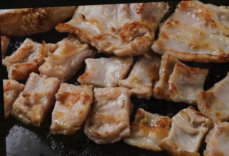  주말 저녁 친구들과의 특별한 시간, 방촌동미나리삼겹살에서의 맛있는 고기